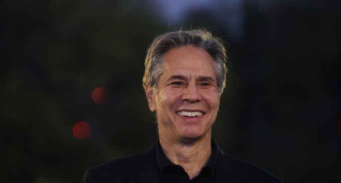 Washington și Londra sancționează mai mulți pe bulgari pentru corupție / „Dependența toxică de energia rusă”