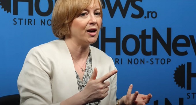 Liberalii sunt instruiți de partid să o atace pe jurnalista Emilia Șercan. Punctajul PNL cu „mesajele-cheie” privind teza de doctorat a lui Lucian Bode