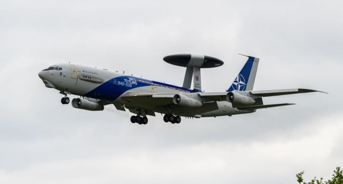 Aeronave AWACS ale NATO aterizează în România. Vor executa misiuni de supraveghere și recunoaștere