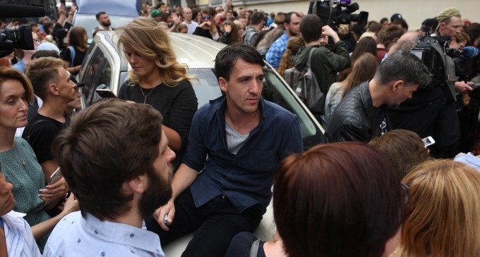 Artur Smolianinov, supranumit „Rambo al Rusiei” și cândva unul dintre preferații lui Putin, a spus că ar lupta pentru Ucraina, iar acum este considerat „agent străin”