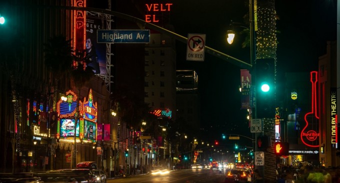 Statele Unite, lovite de un nou episod de vreme severă. De la Los Angeles la Minneapolis, o furtună uriaşă de iarnă face ravagii