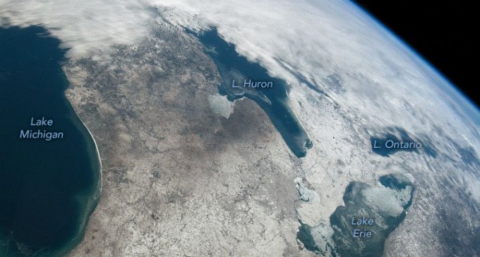 SUA au doborât un nou obiect zburător, în apropiere de granița cu Canada