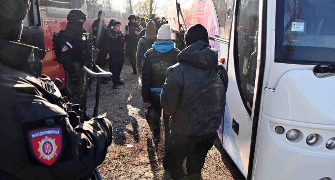 Europa își ”sigilează” granițele / Migranții pe ruta Balcanică s-au înjumătățit