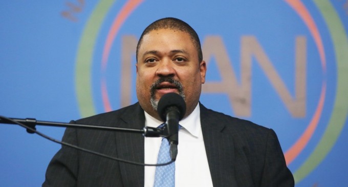 Cine este Alvin Brag, procurorul care va intra în cărțile de istorie pentru inculparea lui Donald Trump