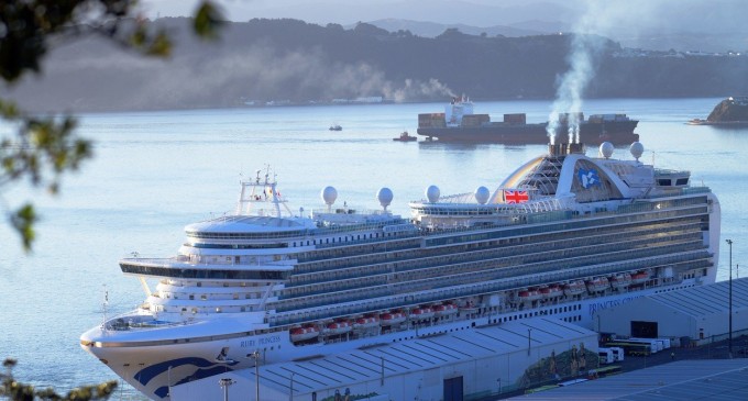 Sute de î​mbolnăviri misterioase la bordul luxoasei nave de croazieră Ruby Princess