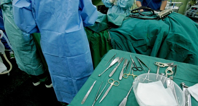 „I-am tăiat o venă din greșeală”. Ce spune fiul unuia dintre pacienții decedați după ce au fost operați de chirurgul din Craiova reținut de procurori