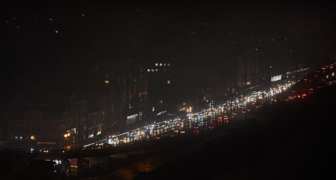 VIDEO Lumini puternice pe cer în zona Kievului ar fi fost provocate de căderea unui satelit american – oficial ucrainean