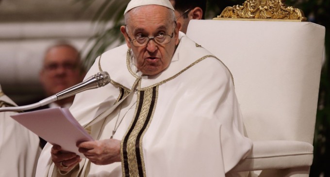 Papa Francisc: „Nu trebuie să ucizi niciodată în numele lui Dumnezeu”