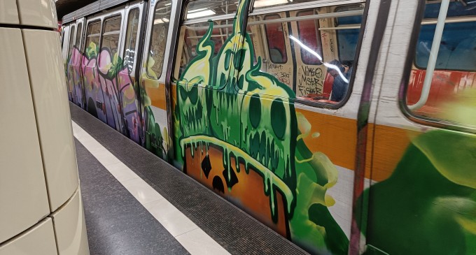 Accident în stația de metrou Aviatorilor. Un bărbat a murit