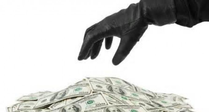 Ce se întâmplă dacă am furat bani din compania la care lucrez?