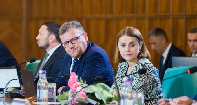 Ultima variantă de impozitare a pensiilor speciale. Marius Budăi anunță că mai sunt de făcut „trei mici ajustări” ca România să nu piardă 3 miliarde de euro