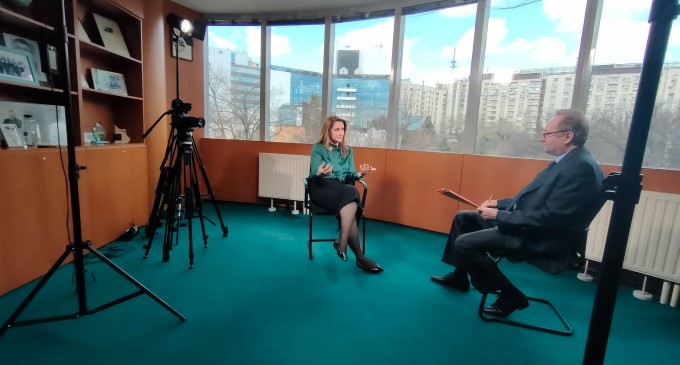 Rata pe care o ai de plătit ar trebui să fie o sumă la jumătate față de ceea ce ți-ai permite cu ușurință să plătești – Flavia Popa