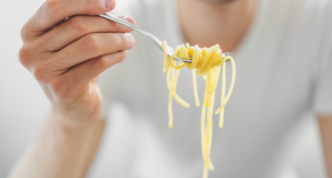 editiadedimineata.ro: Trend bizar pe TikTok: Apa de la paste ca alternativă la balsamul pentru păr