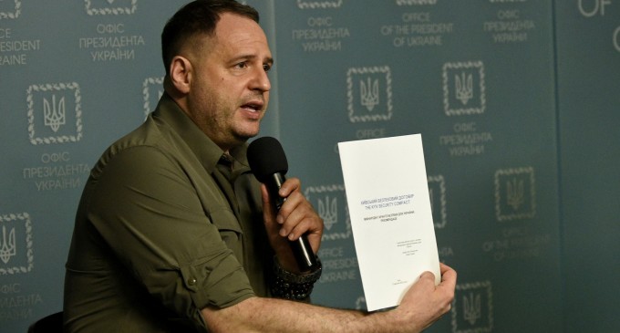 Ucraina începe un dialog cu SUA privind garanţiile de securitate până la aderarea la NATO