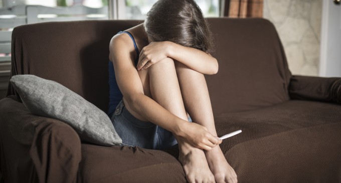 Sute de românce și-au provocat avorturi nesigure în ultimii ani. Petiție pentru acces la întreruperi de sarcină în spitalele publice din România