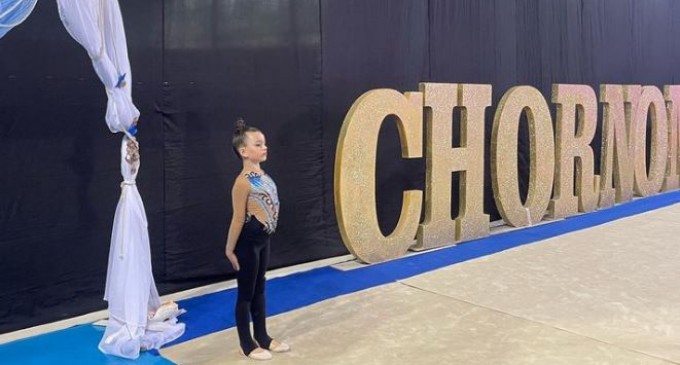 VIDEO O gimnastaă ucraineancă, cu piciorul amputat în urma unui atac, câștigă un concurs de gimanstică