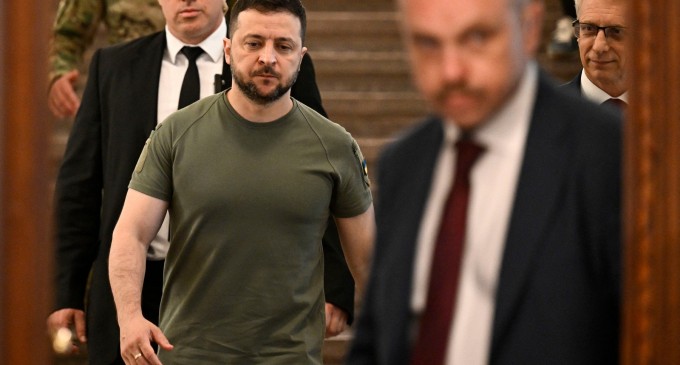 Zelenski se întâlneşte cu Erdogan, în ajunul împlinirii a 500 de zile de război