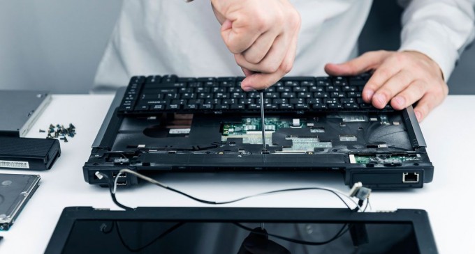 Riscurile reparațiilor DIY ale laptopului