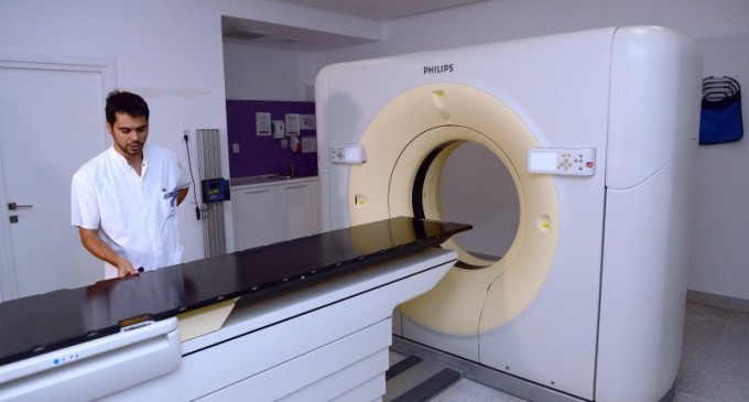 Utilizarea AI pentru efectuarea tratamentelor de radioterapie, autorizată în sistemul public de sănătate din Marea Britanie