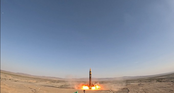 Iranul își consolidează marina cu rachete și drone, în timp ce SUA oferă protecție pentru navele din Golf