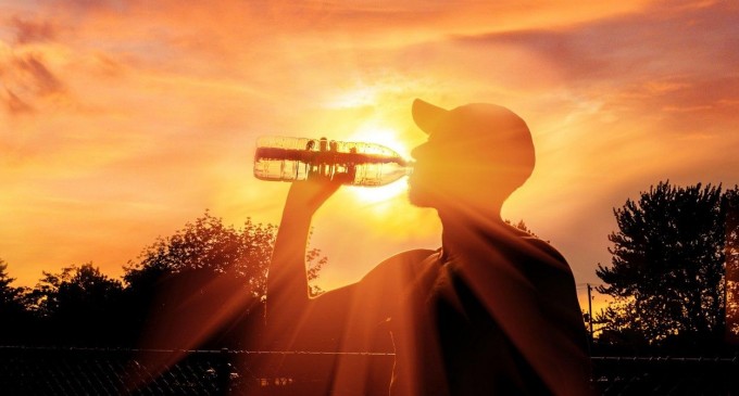 Canicula se extinde în toată țara: 12 județe intră sub cod portocaliu – HARTĂ