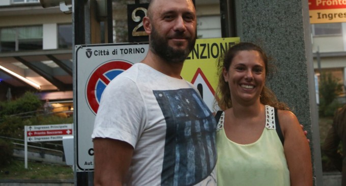 Un bancher din Torino, erou în Italia după ce a prins în zbor un copil care căzuse de la etajul cinci