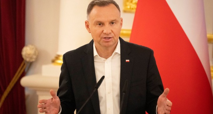 Polonia discută cu SUA despre construirea unei centrale nucleare