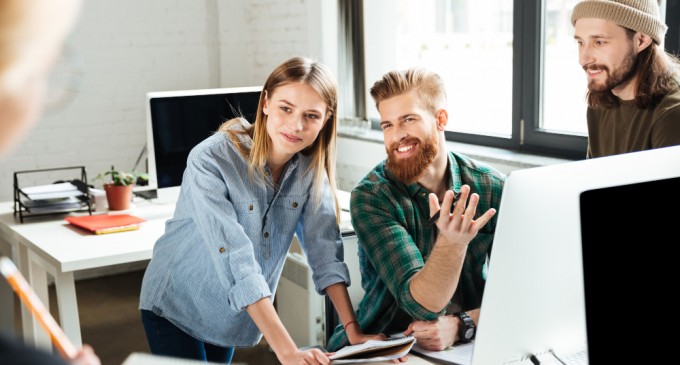 Importanța mentoratului în carieră: cum să îți găsești ghidul potrivit