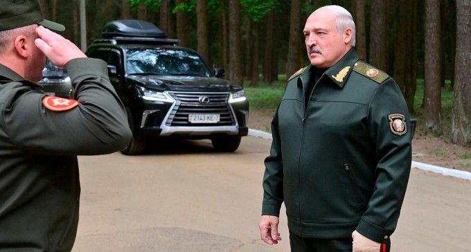 Cum încearcă Lukașenko să îi lovească pe opozanții aflați în exil