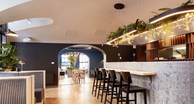 Cafeneaua Veche 9, cea mai veche cafenea din Bucureşti, premiată pentru design interior la Bienala Naţională de Arhitectură