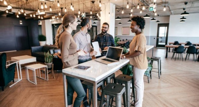 Navigând spre Succes în Afaceri cu Ajutorul Blogville.ro: Cum Să Alegi Tipul Ideal de Promovare