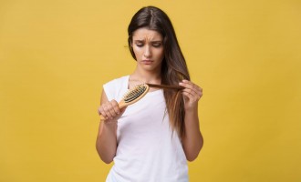 Căderea părului – Sfaturi și tehnici pe care le poți pune în aplicare pentru a scăpa de această problemă