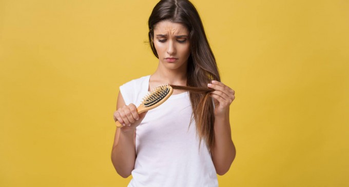 Căderea părului – Sfaturi și tehnici pe care le poți pune în aplicare pentru a scăpa de această problemă