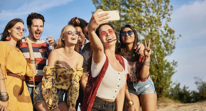 Descoperă Destinații Pline de Adrenalină: Cele Mai Tari Atracții Turistice pentru tine și prietenii