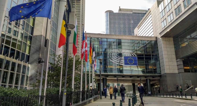 Parlamentul European recunoaşte Mitropolia Basarabiei ca fiind victimă a represiunii sovietice