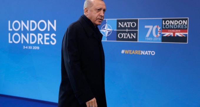 Recep Erdogan a trimis parlamentului turc cererea Suediei de aderare la NATO după 17 luni de blocaj