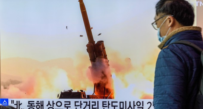 Coreea de Nord a livrat recent Rusiei peste o mie de containere cu echipamente militare