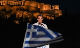 Scăderea natalităţii a devenit un pericol naţional în Grecia, avertizează premierul Mitsotakis
