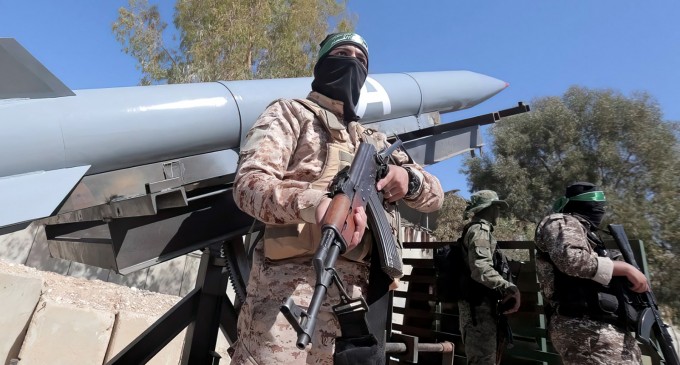 Hamas spune că sunt „lupte violente” în Fâşia Gaza, după ce Israelul a anunţat o extindere a activităţii terestre