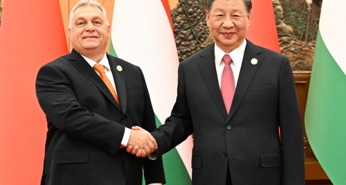 Xi Jinping îl consideră pe Viktor Orban un „prieten” şi vrea să ridice nivelul relaţiei bilaterale cu Ungaria. Acelaşi mesaj i l-a transmis şi preşedintelui Serbiei