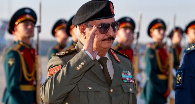 Războiul fratricid pentru Libia. Cei doi fii ai mareșalului Haftar, Elseddik și Saddam, luptă pentru succesiune