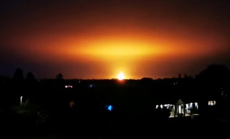 VIDEO O minge de foc uriaşă a luminat cerul în Anglia, după o explozie extrem de puternică auzită în Oxfordshire / Ce ar fi provocat incendiul