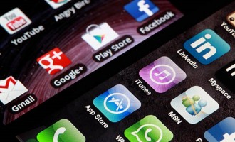 iOS vs Android: O Analiză Critică în Lumina Platformei de Știri Prunica.com