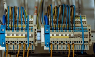 Cum să economisești bani cu un proiect electric de calitate?