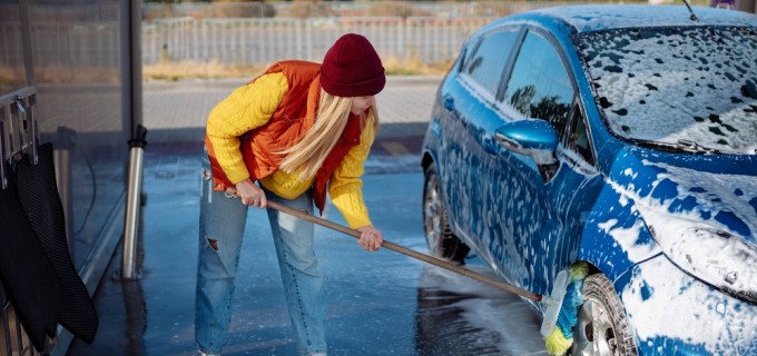 Optimizarea spațiului într-o spălătorie auto self-service: Sfaturi pentru a folosi eficient dimensiunile limitate