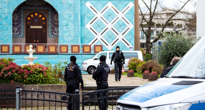 Vastă operaţiune a poliţiei germane în 7 landuri împotriva unei asociaţii pro-Hezbollah