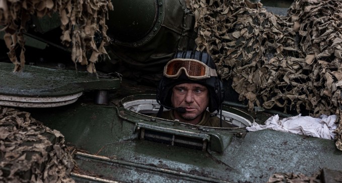 LIVE Război în Ucraina, ziua 633: Trupele Kievului desfășoară operațiuni terestre pe malul estic al Niprului / Putin a folosit o metaforă ciudată / Ucraina şi SUA vor ține o conferinţă privind industria militară