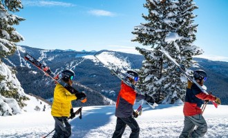 Activități outdoor – Ghid pentru alegerea corectă a lungimii și lățimii schiurilor pentru toată familia