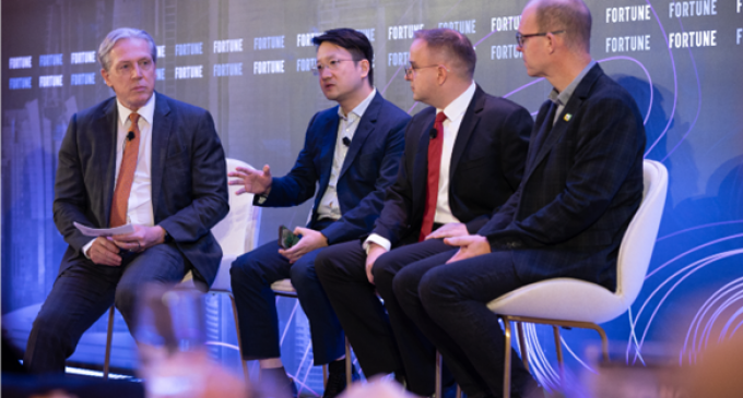 HONOR anunță viitorul smartphone-urilor pliabile și tehnologiei centrate pe nevoile utilizatorului la Forumul Global Fortune 2023