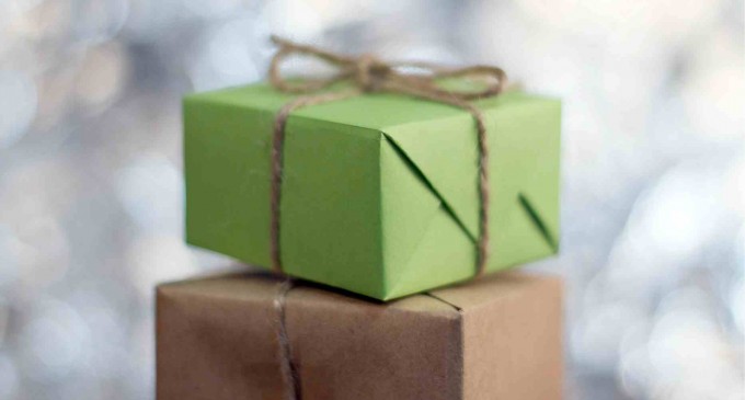 Idei de cadouri de sărbători inspirate pentru angajații tăi
